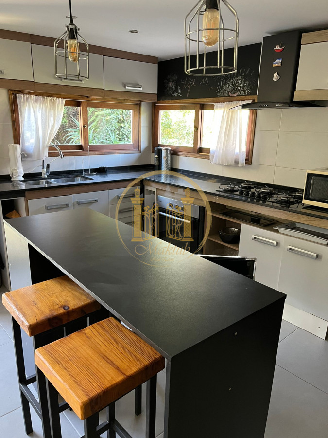 Casa ID.172 - Vendo Casa, 4 dormitorio, 3 baños, Pinares Punta del este, Maldonado