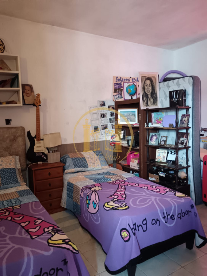 Casa ID.774 - Venta Casa, 5 Dormitorios, Centro.