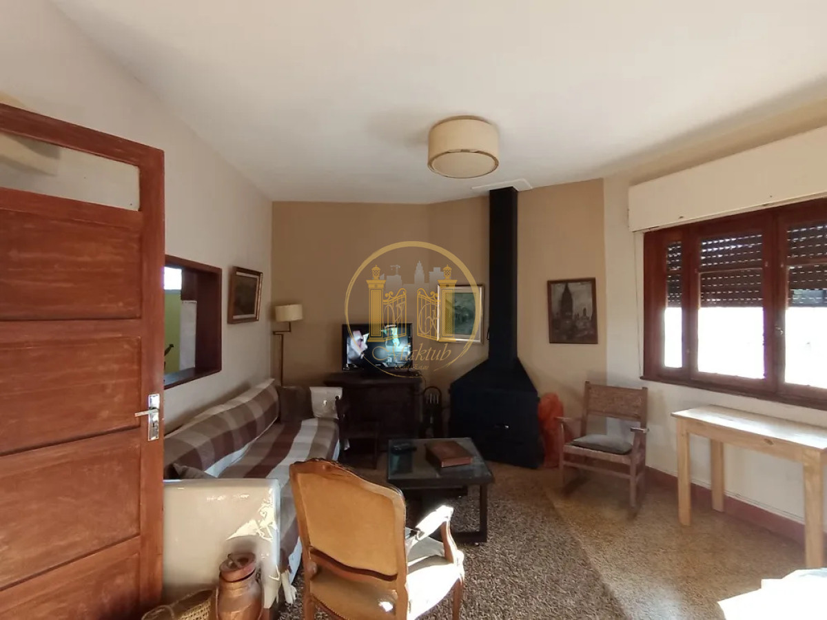 Casa ID.985 - VENDO CASA, 3 DORMITORIOS, 2 BAÑOS, LAVADERO, AZOTEA CON PARRILLERO, POCITOS, MONTEVIDEO