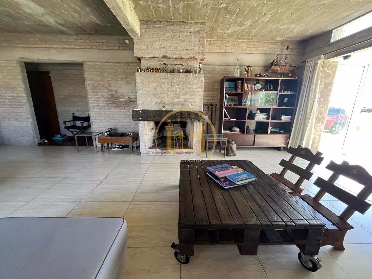 Casa ID.953 - VENDO CASA, 3 DORMITORIOS, TERRAZA, PATIO, PARRILLERO, COCHERA, BALNEARIO BUENOS AIRES, MALDONADO 