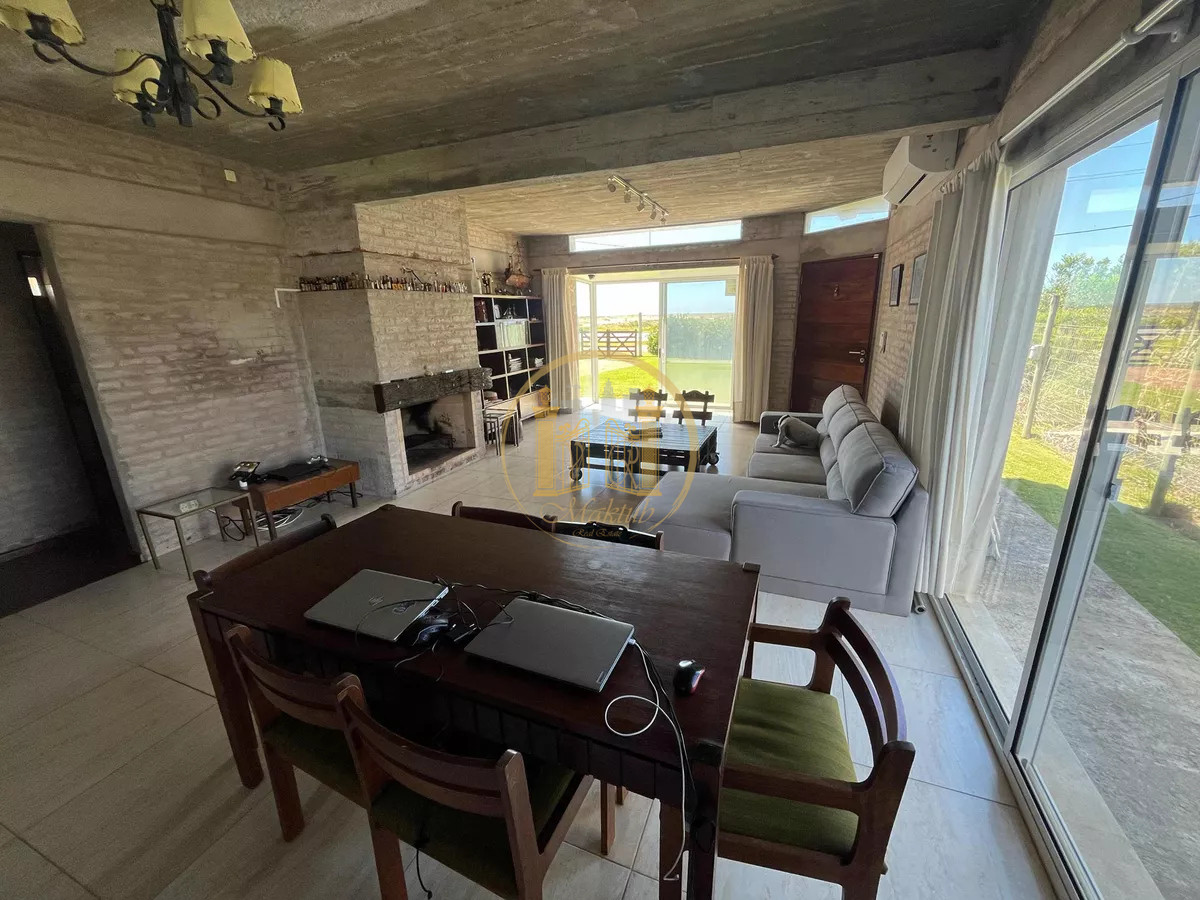 Casa ID.953 - VENDO CASA, 3 DORMITORIOS, TERRAZA, PATIO, PARRILLERO, COCHERA, BALNEARIO BUENOS AIRES, MALDONADO 