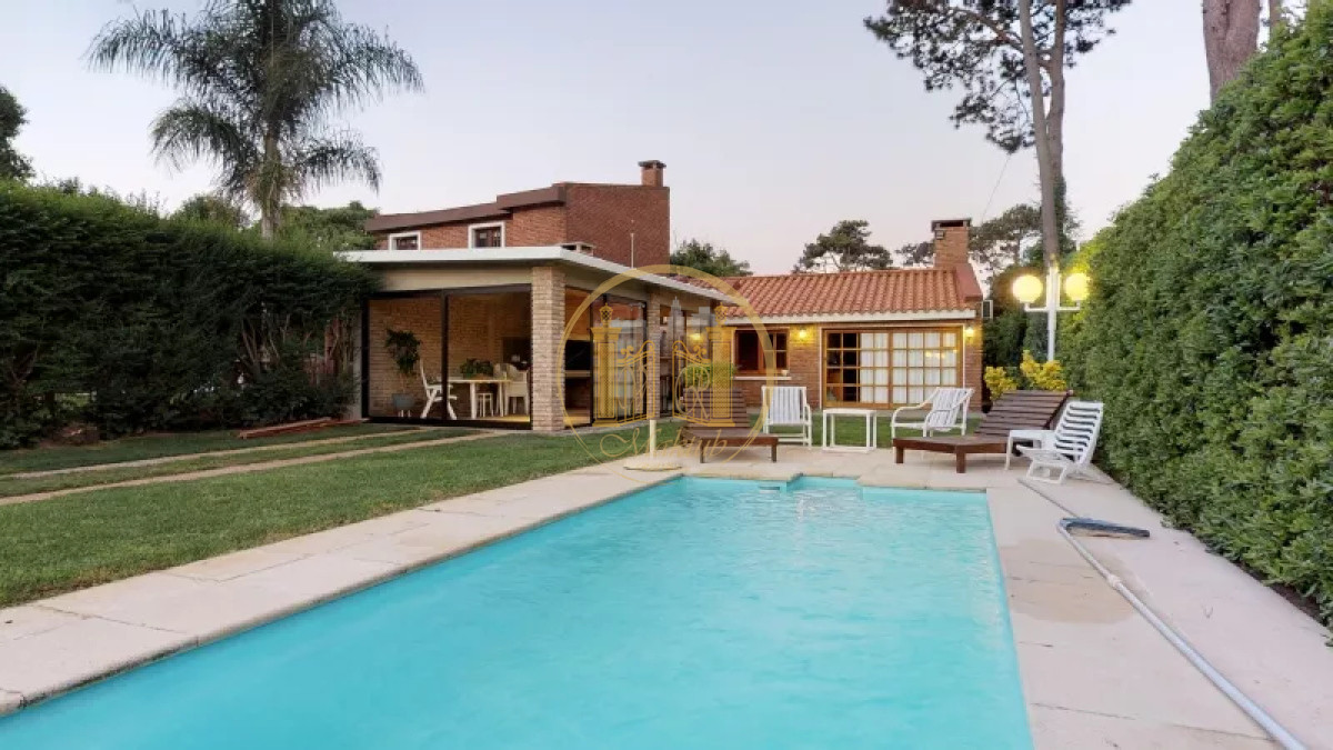 Casa ID.831 - Casa en Punta del Este, Cantegril