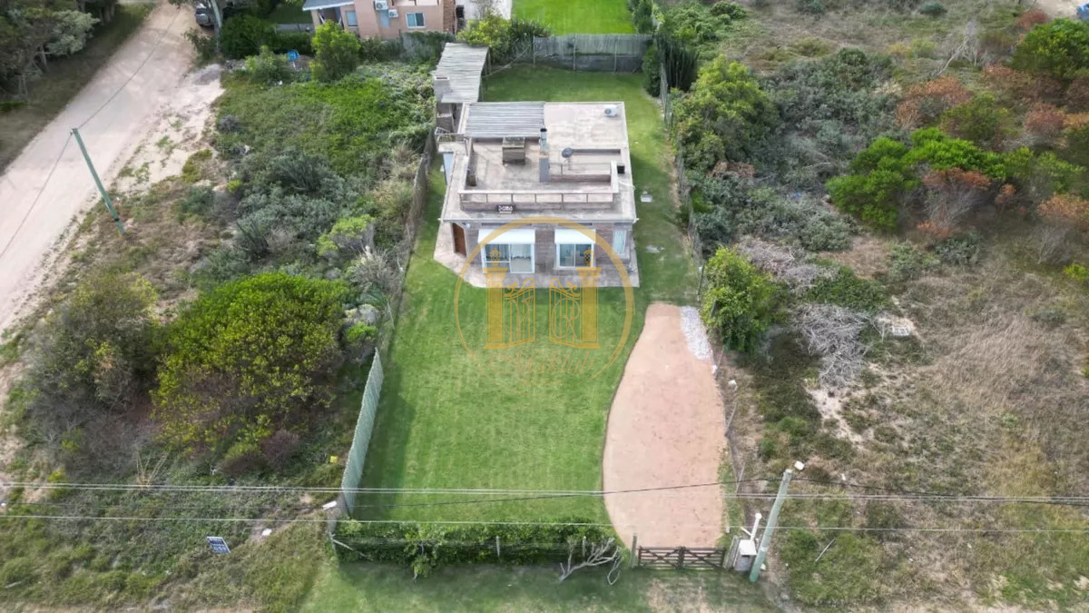 Casa ID.953 - VENDO CASA, 3 DORMITORIOS, TERRAZA, PATIO, PARRILLERO, COCHERA, BALNEARIO BUENOS AIRES, MALDONADO 