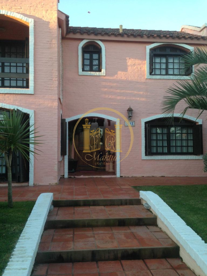 Casa ID.846 - VENDO CASA, 5 DORMITORIOS, 4 BANOS, PISCINA, BALCON, PATIO, BARBACOA, TIO TOM, PUNTA BALLENA, MALDONADO 