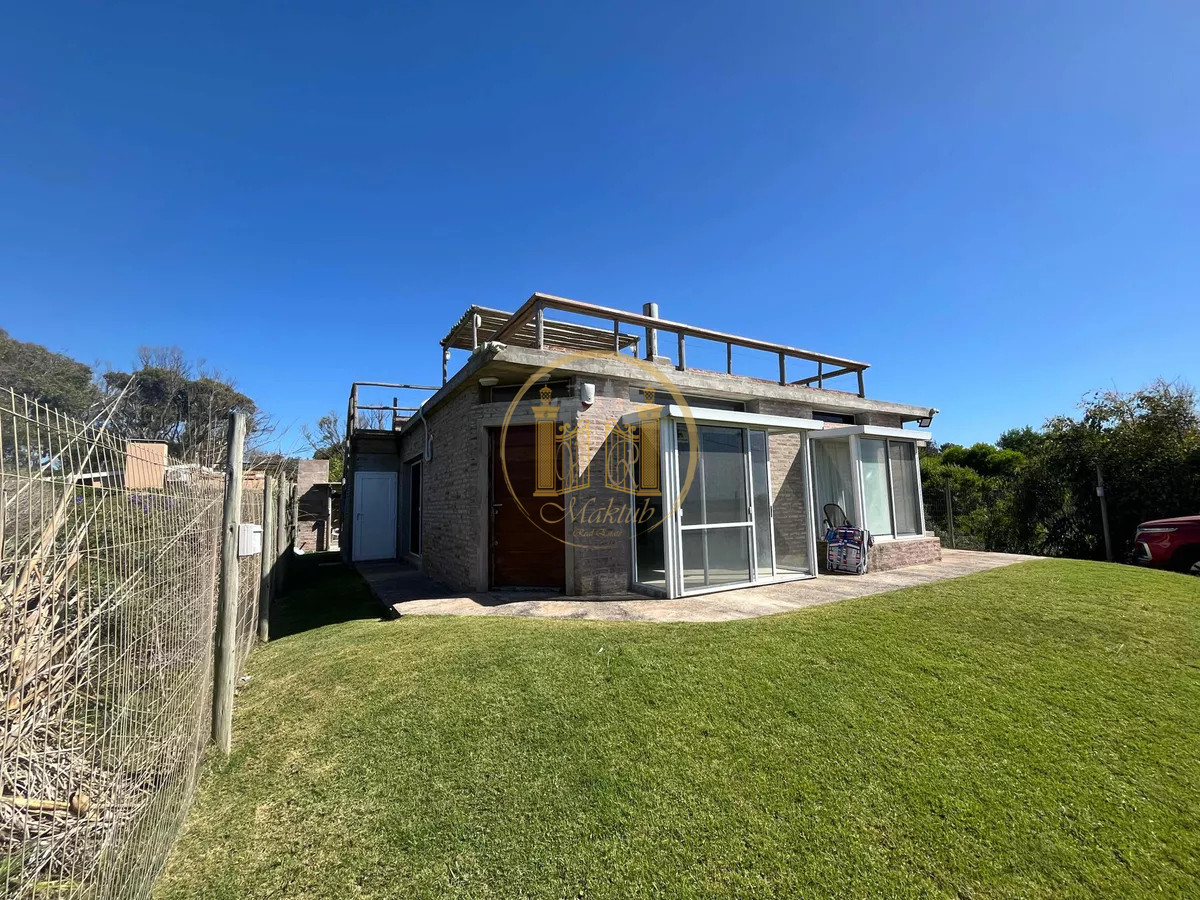 Casa ID.953 - VENDO CASA, 3 DORMITORIOS, TERRAZA, PATIO, PARRILLERO, COCHERA, BALNEARIO BUENOS AIRES, MALDONADO 
