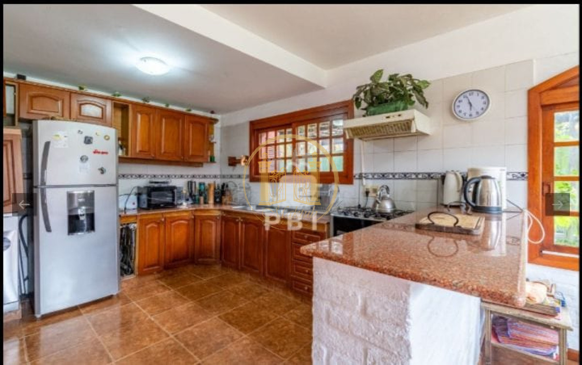 Casa ID.846 - VENDO CASA, 5 DORMITORIOS, 4 BANOS, PISCINA, BALCON, PATIO, BARBACOA, TIO TOM, PUNTA BALLENA, MALDONADO 