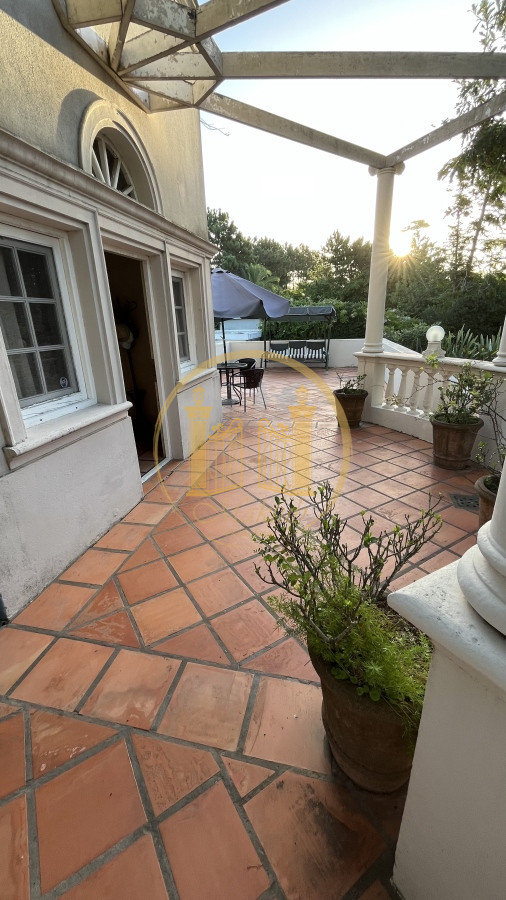 Casa ID.329 - Vendo Casa, 4 dormitorios, 4 baños, Terraza, Patio y Garaje, Pinares, Punta del este, Maldonado