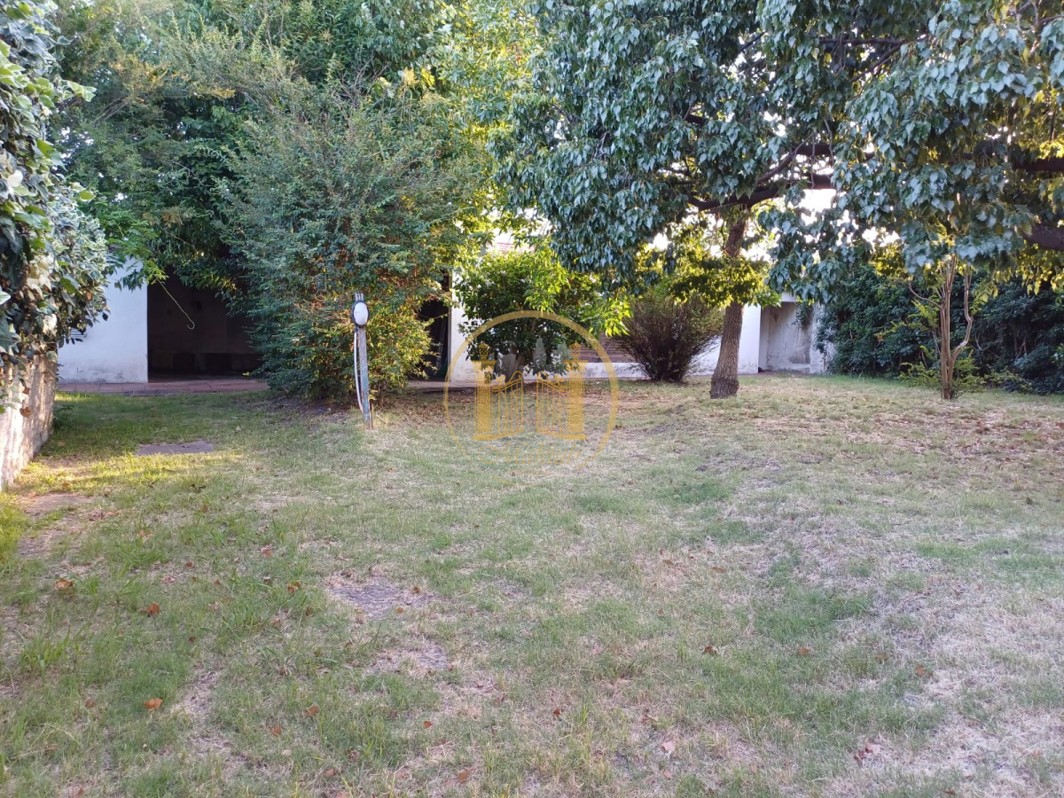 Casa ID.797 - Venta Casa, 3 Dormitorios, 2 baños, Barbacoa, Garage, Centro Maldonado