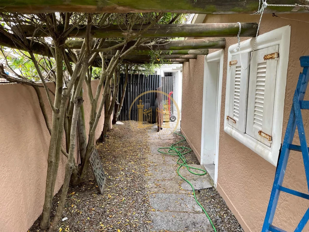 Casa ID.911 - VENDO CASA, 4 DORMITORIOS, 4 BANOS, PISCINA, BALCON, PARRILLERO, PENINSULA, MALDONADO 