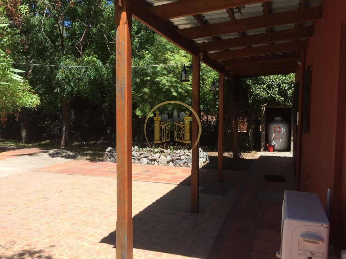 Casa ID.958 - VENDO CASA, 4 DORMITORIOS, 4 BANOS, PATIO, LAVADERO, BARBACOA, BALNEARIO SANTA ANA, COLONIA