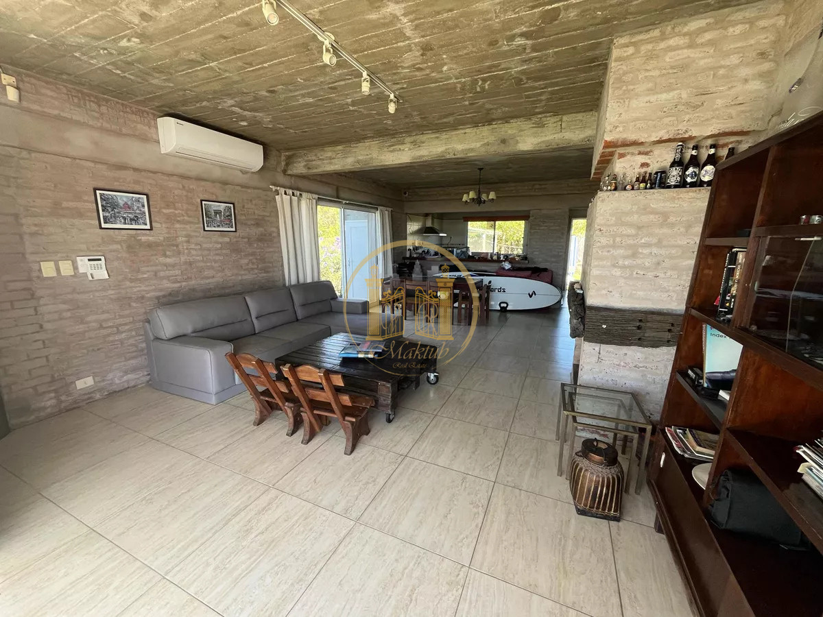 Casa ID.953 - VENDO CASA, 3 DORMITORIOS, TERRAZA, PATIO, PARRILLERO, COCHERA, BALNEARIO BUENOS AIRES, MALDONADO 