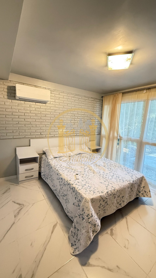 Casa ID.1120 - VENDO 3 CASAS, 10 DORMITORIOS, 7 BANOS, AMUEBLADA, BARBACOA, TERRAZAS, PISCINA, ESTACIONAMIENTO, BARRIO GOLF, PUNTA DEL ESTE, MALDONADOPATIO.