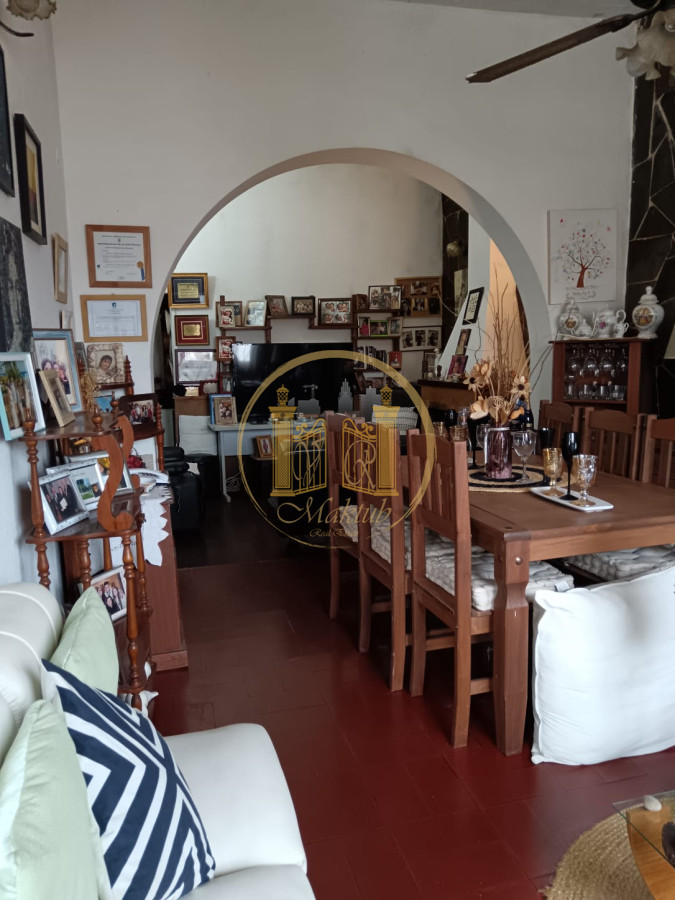 Casa ID.774 - Venta Casa, 5 Dormitorios, Centro.