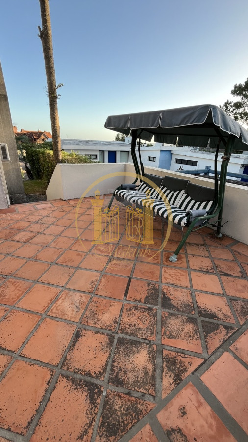 Casa ID.329 - Vendo Casa, 4 dormitorios, 4 baños, Terraza, Patio y Garaje, Pinares, Punta del este, Maldonado