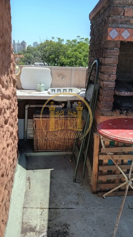 Casa ID.985 - VENDO CASA, 3 DORMITORIOS, 2 BAÑOS, LAVADERO, AZOTEA CON PARRILLERO, POCITOS, MONTEVIDEO