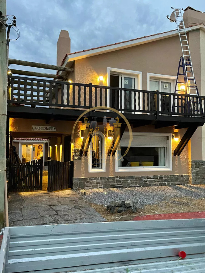 Casa ID.911 - VENDO CASA, 4 DORMITORIOS, 4 BANOS, PISCINA, BALCON, PARRILLERO, PENINSULA, MALDONADO 