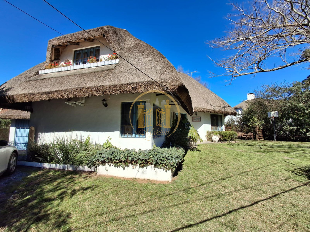 Casa ID.248 - Alquilo Casa, 4 dormitorio, 2 baños, Rincón del Indio, Punta del este, Maldonado