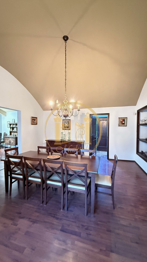 Casa ID.1120 - VENDO 3 CASAS, 10 DORMITORIOS, 7 BANOS, AMUEBLADA, BARBACOA, TERRAZAS, PISCINA, ESTACIONAMIENTO, BARRIO GOLF, PUNTA DEL ESTE, MALDONADOPATIO.