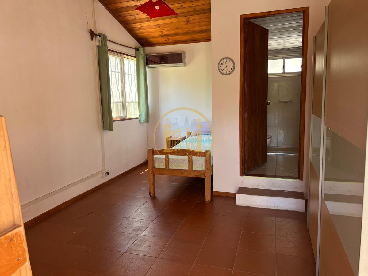 Casa ID.958 - VENDO CASA, 4 DORMITORIOS, 4 BANOS, PATIO, LAVADERO, BARBACOA, BALNEARIO SANTA ANA, COLONIA