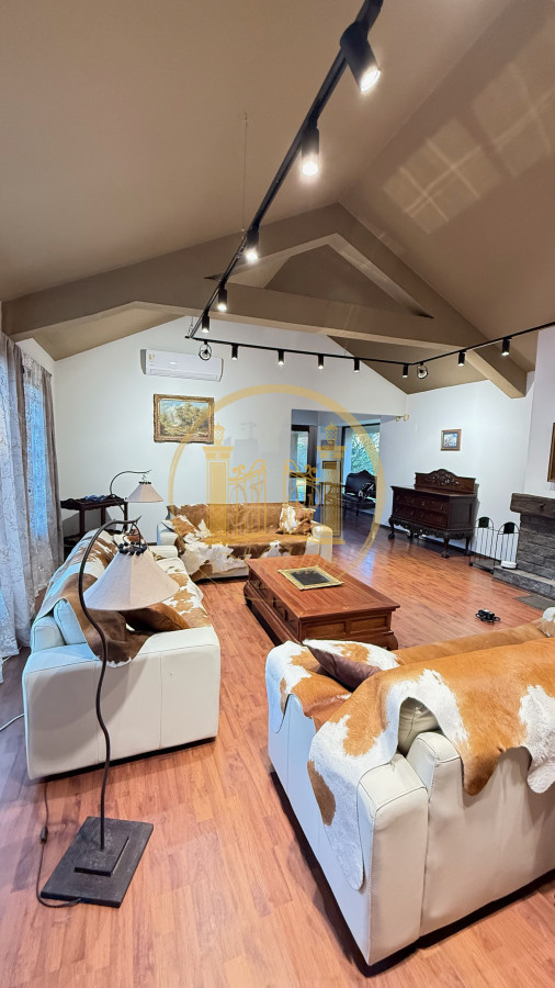 Casa ID.1120 - VENDO 3 CASAS, 10 DORMITORIOS, 7 BANOS, AMUEBLADA, BARBACOA, TERRAZAS, PISCINA, ESTACIONAMIENTO, BARRIO GOLF, PUNTA DEL ESTE, MALDONADOPATIO.