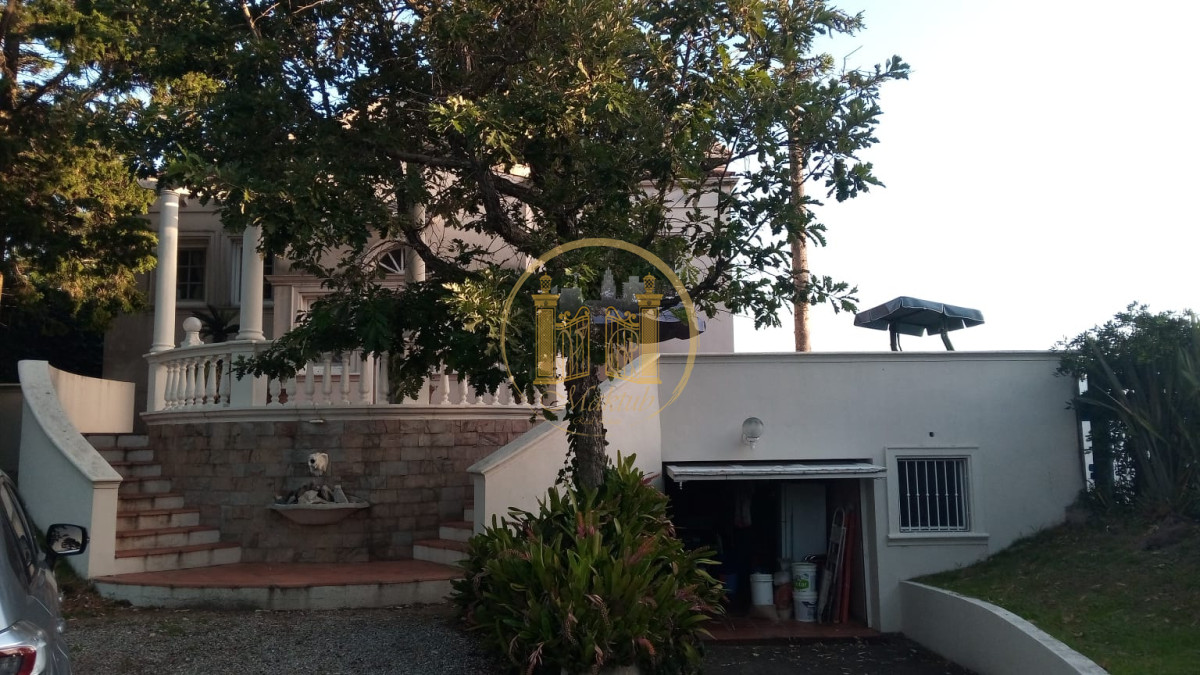 Casa ID.329 - Vendo Casa, 4 dormitorios, 4 baños, Terraza, Patio y Garaje, Pinares, Punta del este, Maldonado