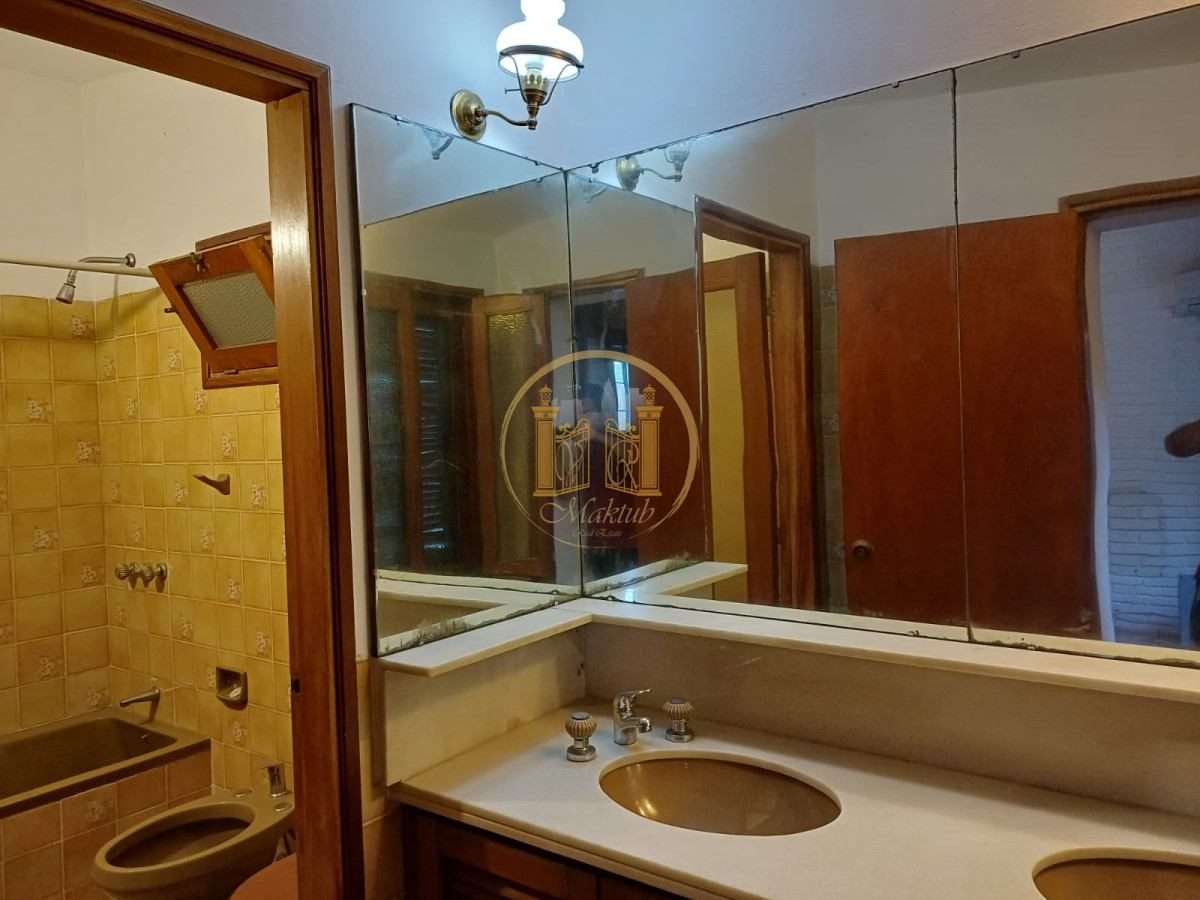 Casa ID.797 - Venta Casa, 3 Dormitorios, 2 baños, Barbacoa, Garage, Centro Maldonado