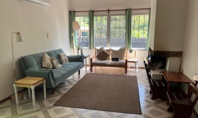 VENDO CASA, 4 DORMITORIOS, 4 BANOS, PATIO, LAVADERO, BARBACOA, BALNEARIO SANTA ANA, COLONIA