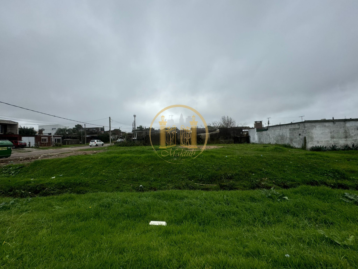Terreno ID.1052 - VENDO TERRENO, 303m2, 12m x 25m, MALDONADO NUEVO, MALDONADO