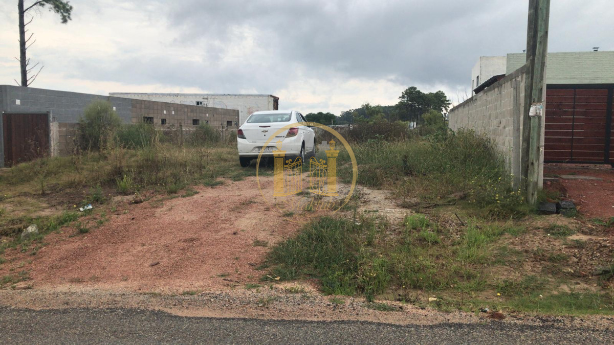 Terreno ID.1018 - VENDO TERRENO, 300m2, 12 x 25 mts, ALTOS DE LA LAGUNA, MALDONADO