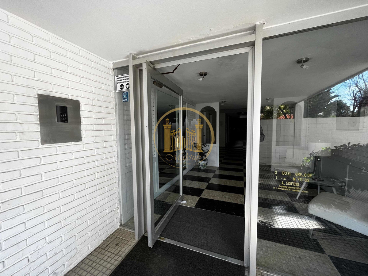Apartamento ID.1091 - VENDO APARTAMENTO, 1 DORMITORIO, GARAJE, CANTEGRIL. PUNTA DEL ESTE, MALDONADO