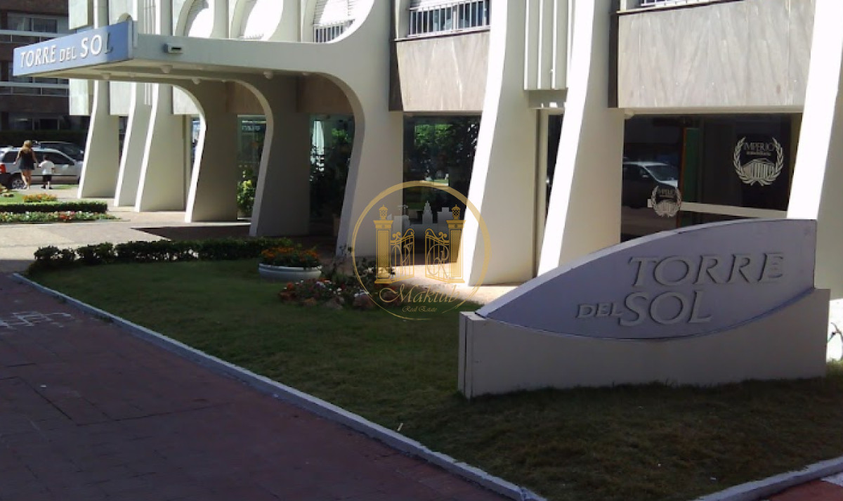 Apartamento ID.822 - VENDO APARTAMENTO, 2 DORMITORIOS, 2 BANOS, GARAJE, PENINSULA, PUNTA DEL ESTE, MALDONADO 