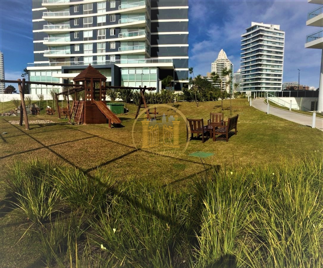 Apartamento ID.1161 - VENDO APARTAMENTO, 4 DORMITORIOS, 5 BANOS, BALCON, COCHERA, FULL AMENITIES, BRAVA, PUNTA DEL ESTE, MALDONADO
