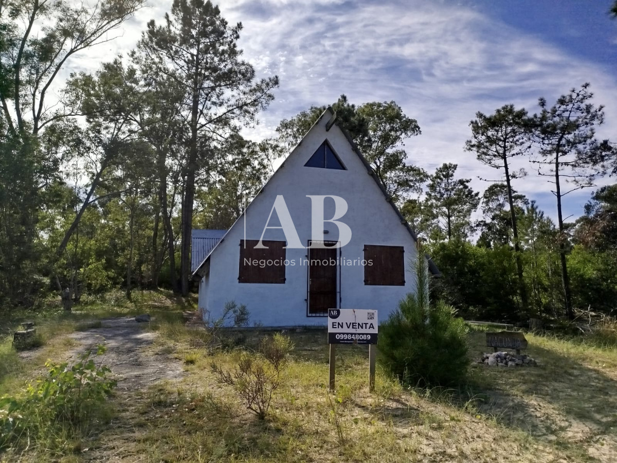 Casa ID.216 - Casa en La Esmeralda sobre Av. 54.