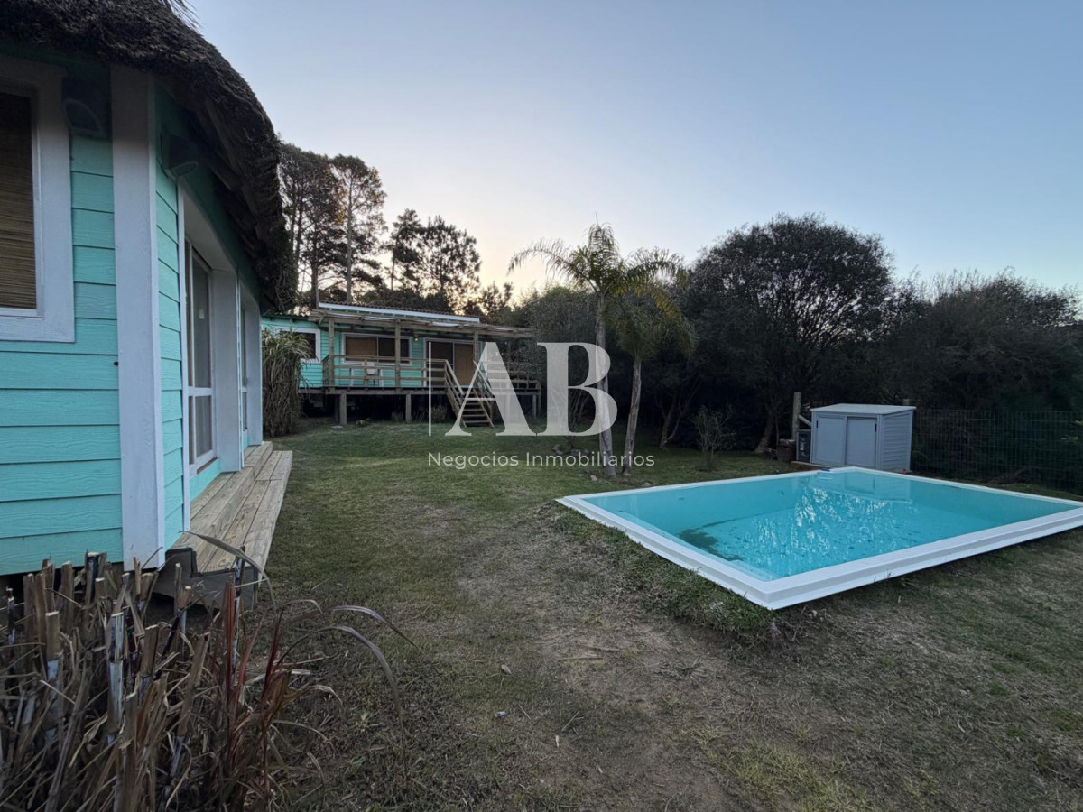 Casa ID.325 - En Venta casa con Piscina!! Potencial de Renta Punta del Diablo!!
