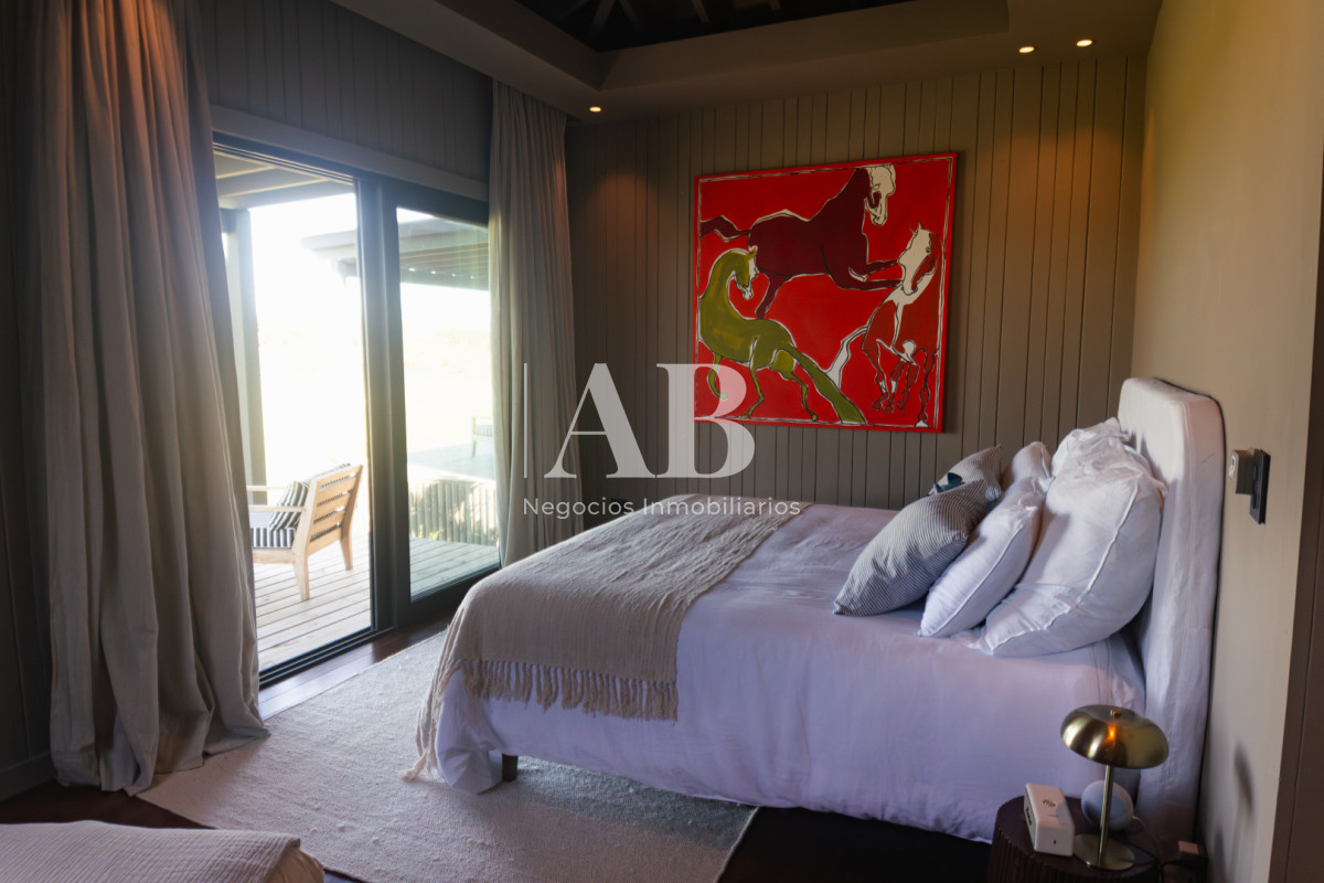 Casa ID.297 - Exclusiva Propiedad en Venta en Puerto Quetzal - La Barra