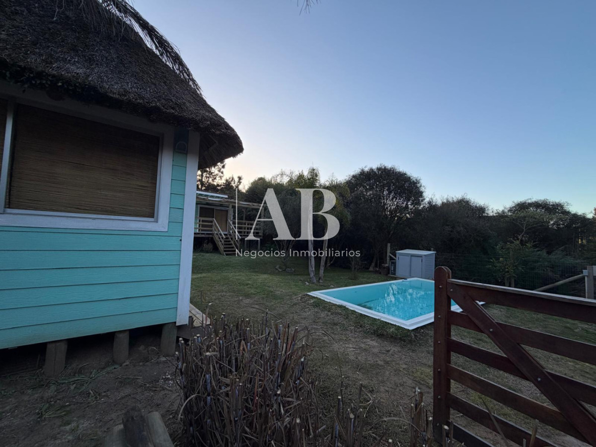Casa ID.325 - En Venta casa con Piscina!! Potencial de Renta Punta del Diablo!!
