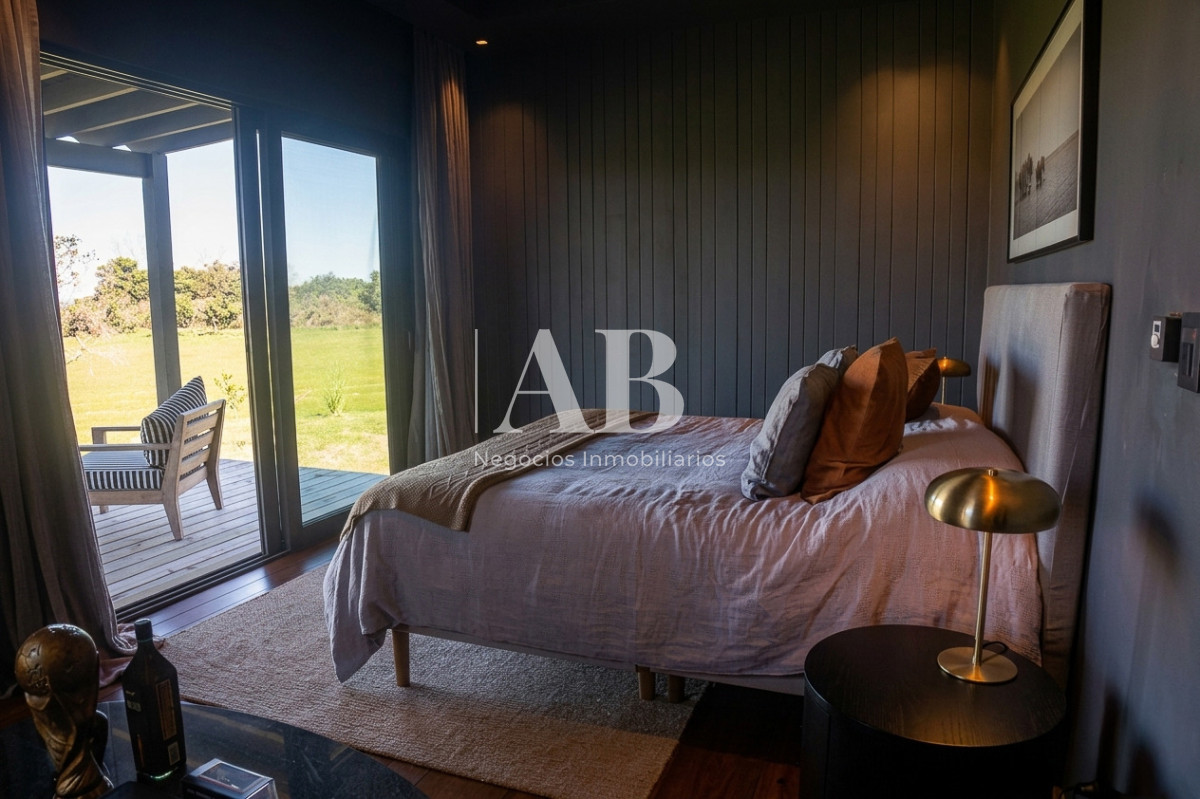 Casa ID.297 - Exclusiva Propiedad en Venta en Puerto Quetzal - La Barra