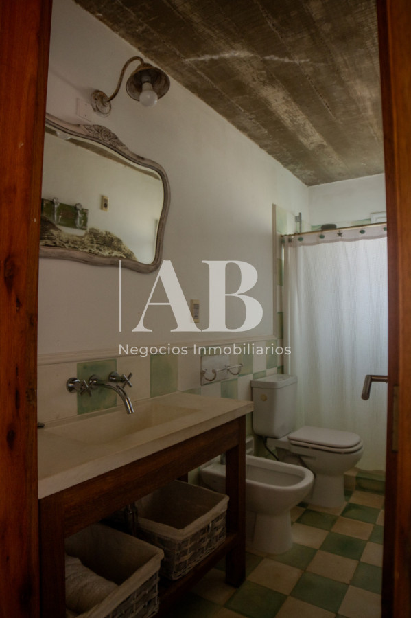 Casa ID.281 - Casa en Venta Frente al Mar en La Viuda - Punta del Diablo