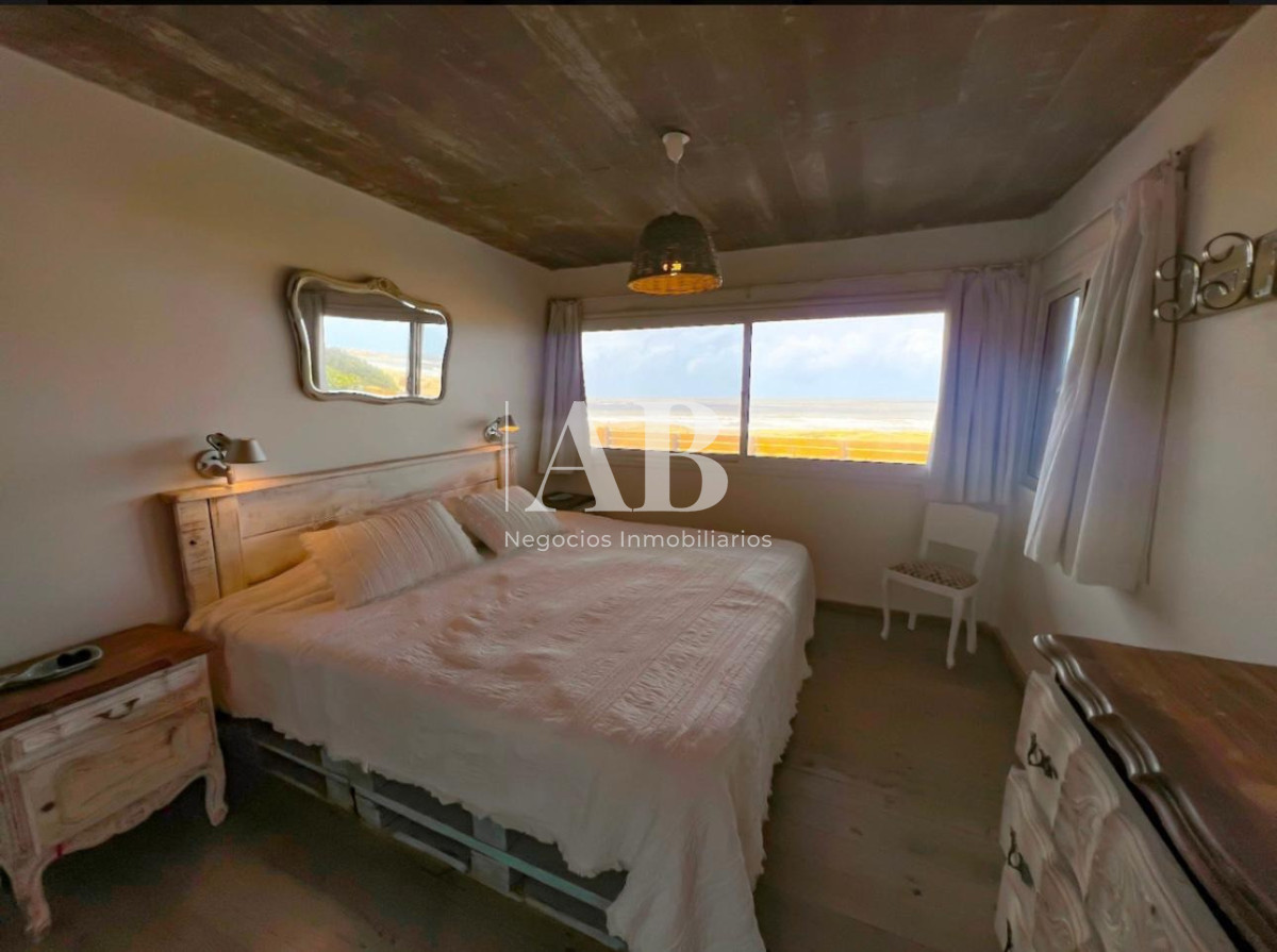 Casa ID.281 - Casa en Venta Frente al Mar en La Viuda - Punta del Diablo