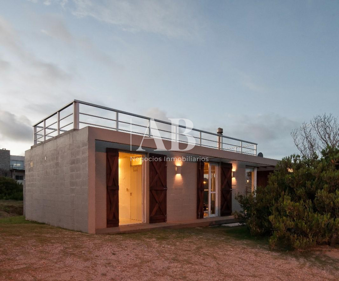 Casa ID.125 - 2 Hermosas Casas en La Viuda - Punta Diablo - Mza 134