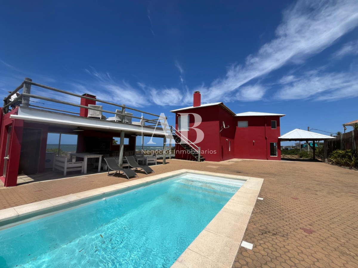 Casa ID.281 - Casa en Venta Frente al Mar en La Viuda - Punta del Diablo