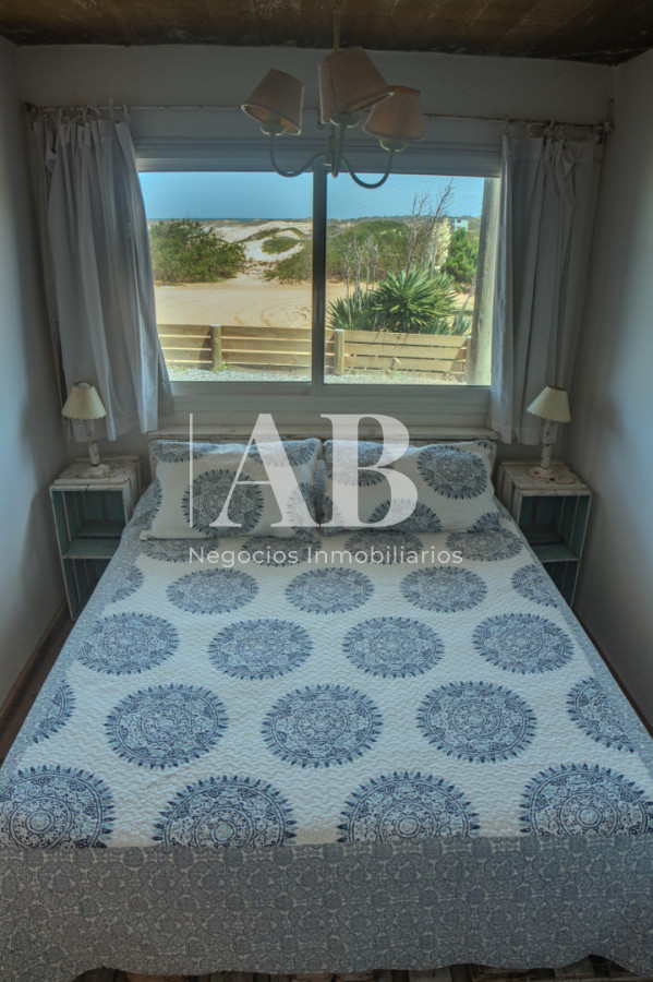 Casa ID.281 - Casa en Venta Frente al Mar en La Viuda - Punta del Diablo