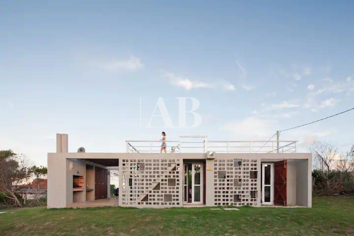 Casa ID.125 - 2 Hermosas Casas en La Viuda - Punta Diablo - Mza 134