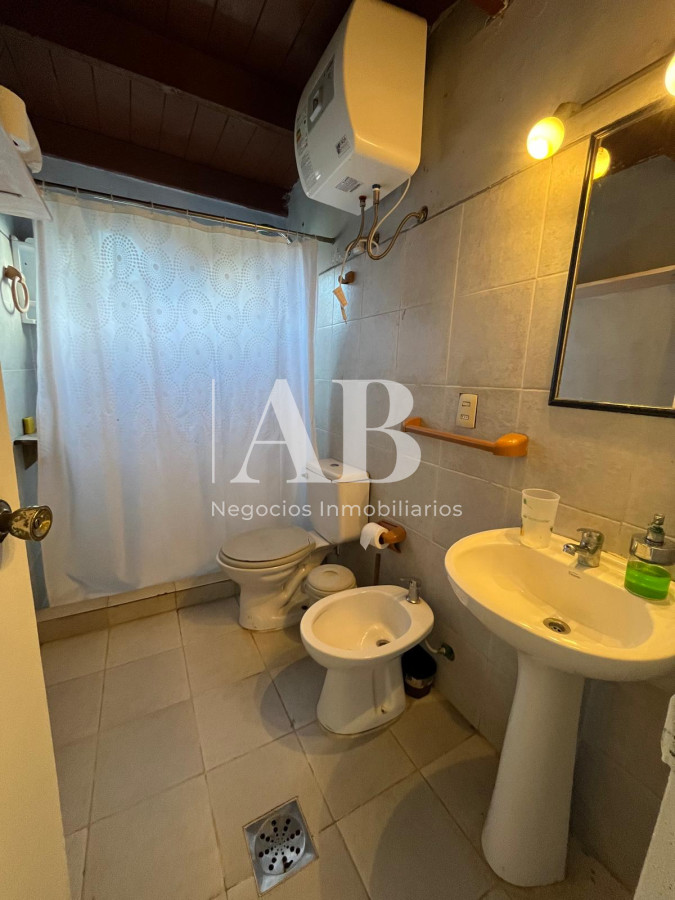 Casa ID.109 - En venta dos casas gemelas. Playa La Viuda. Mza 137.