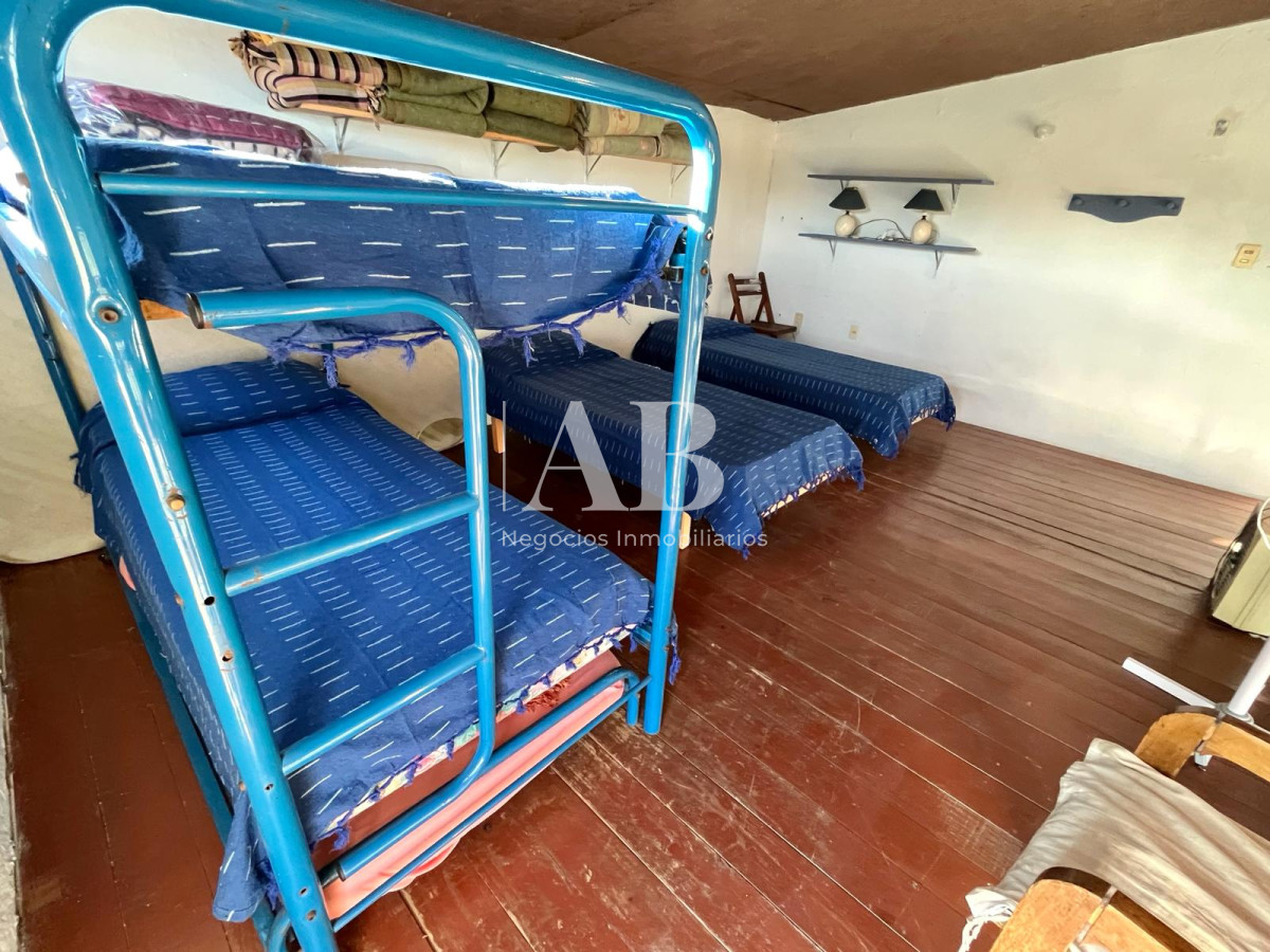 Casa ID.109 - En venta dos casas gemelas. Playa La Viuda. Mza 137.