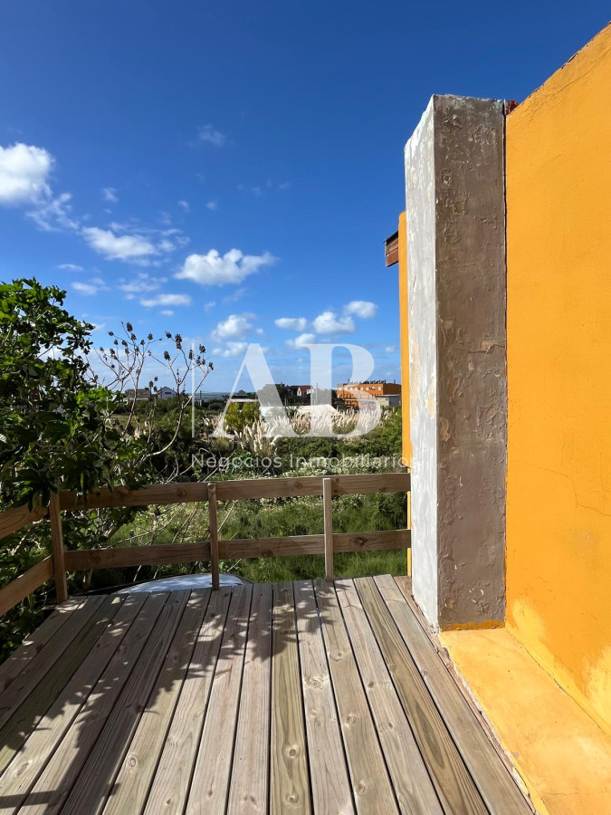 Casa ID.109 - En venta dos casas gemelas. Playa La Viuda. Mza 137.