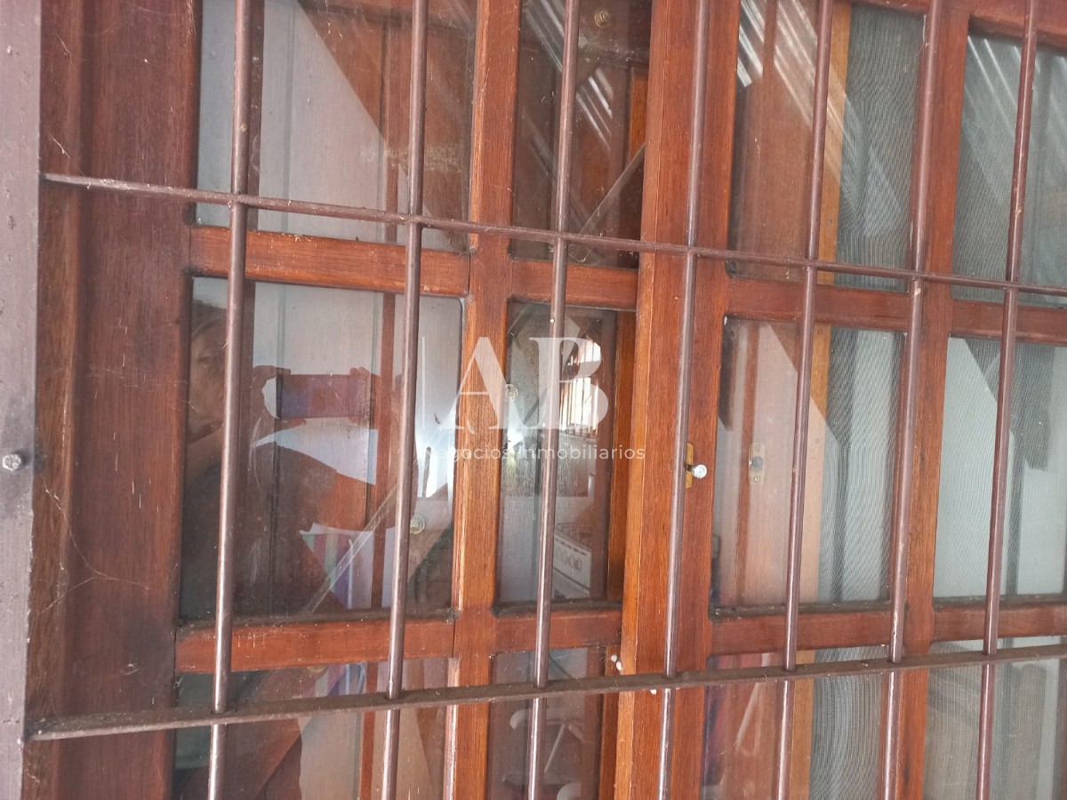 Casa ID.216 - Casa en La Esmeralda sobre Av. 54.