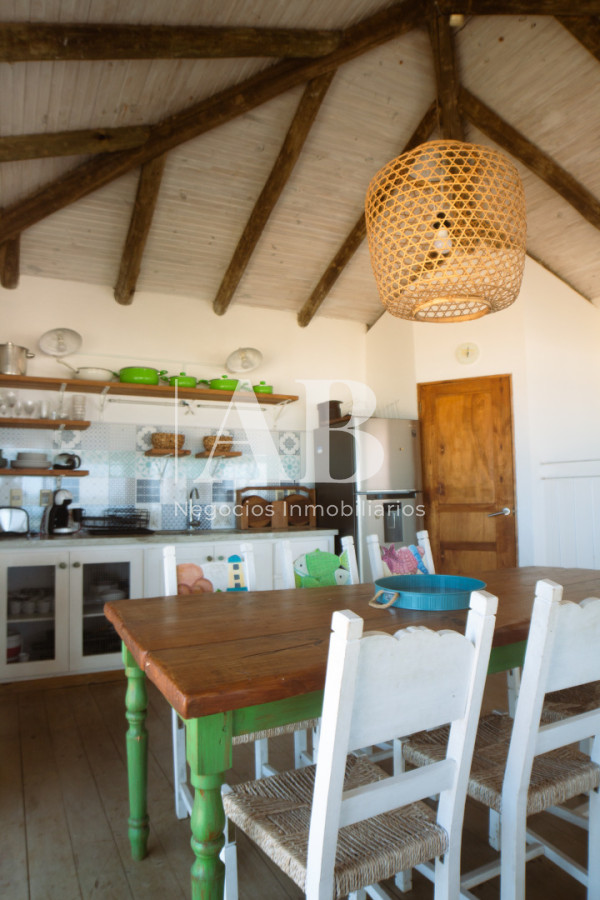 Casa ID.281 - Casa en Venta Frente al Mar en La Viuda - Punta del Diablo
