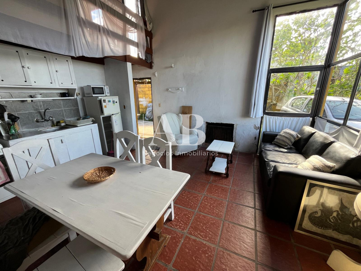 Casa ID.109 - En venta dos casas gemelas. Playa La Viuda. Mza 137.