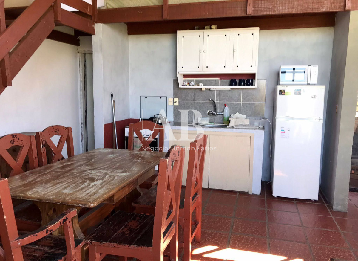 Casa ID.109 - En venta dos casas gemelas. Playa La Viuda. Mza 137.